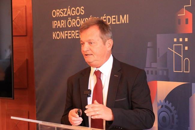 Csaba Labodi, Managing Director of the Foundation of the Hungarian Museum of Chemistry Csaba Labodi, Managing Director pic